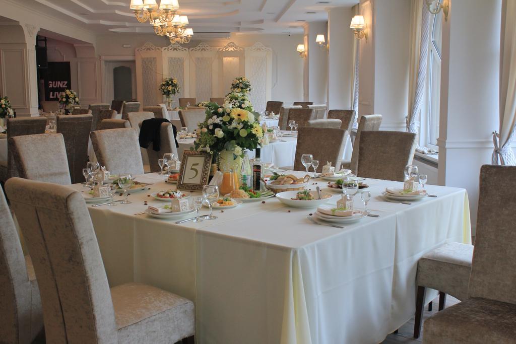 Avalon Palace Τερνόπιλ Εξωτερικό φωτογραφία